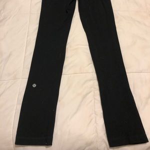 Lululemon black size 4 stretch leggings